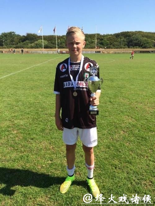 高效哈兰德征服多特球迷 德国媒体:多特梦重启 高效哈兰德征服多特球迷 德国媒体:多特梦重启