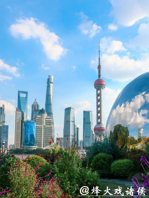 魔都这项旅游服务绝了！官方下场，帮你在陆家嘴“出片”